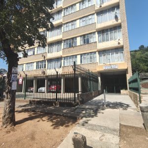 2 Bedroom 1st Floor flat in Gezina, Pretoria