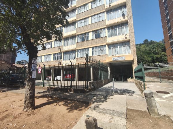 2 Bedroom 1st Floor flat in Gezina, Pretoria